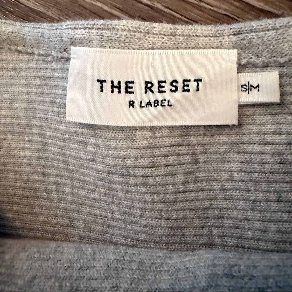 The Reset R Label Batwing Sweater - Picture 5 of 9